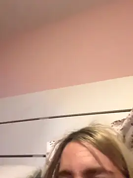 BarbieBlondieGirl webcam