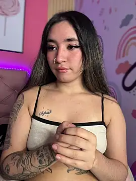 Webcam Model (Sophie_LS)  is live.Free join now!