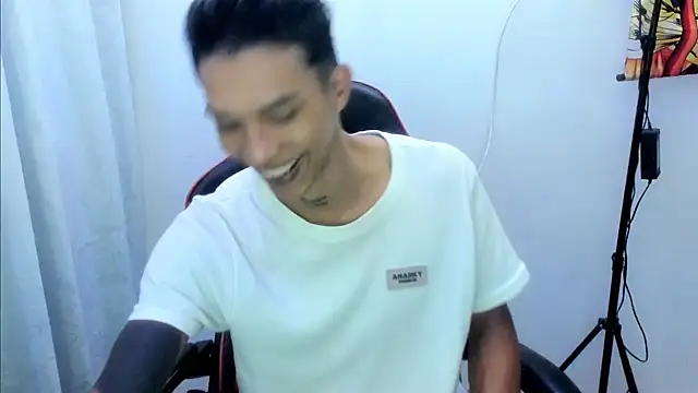 tommygun_22 - TommyGun_22's free webcam - UK Sex Cams