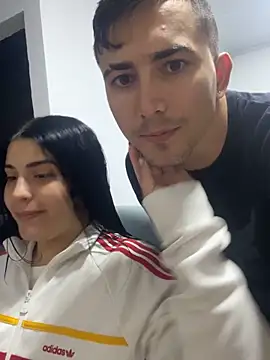 pareja_curiosa19 (Ask my age) - happy new year 🎇