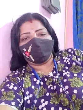 lathikaqueentamil (F milf) - Boobs show