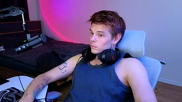 denis_here (M young) - 👀 SHOW INK ON MY BODY