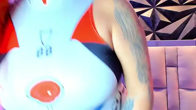 megan_whitee__ webcam