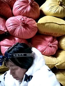 minnakutew20 - Minnakutew20's free webcam - UK Sex Cams