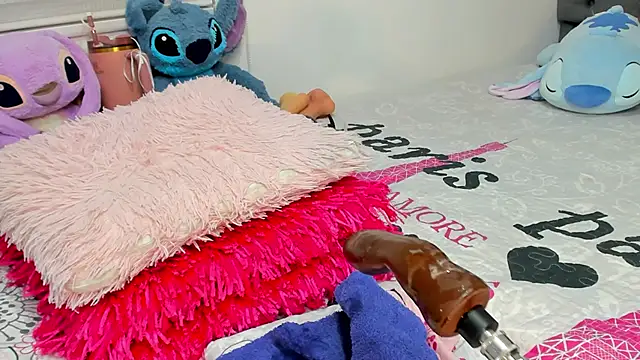 Elizabeth_18_ webcam