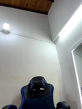 Webcam Model (Adeline_1)  is live.Free join now!