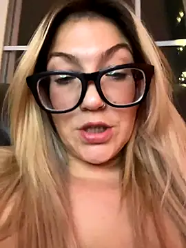 littlemisseeve - LittleMissEeve's free webcam - UK Sex Cams