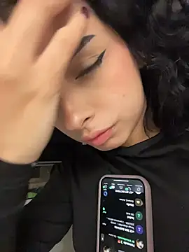 rossemelody (F teen) - tease titties close up. 🍒