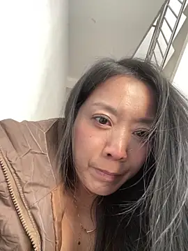 美女xiangxiang-love在线直播