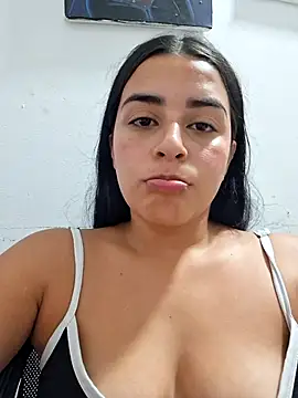 Webcam Model (Maite_4)  is live.Free join now!