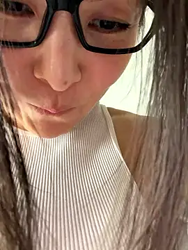 LaudingElastase's live cam