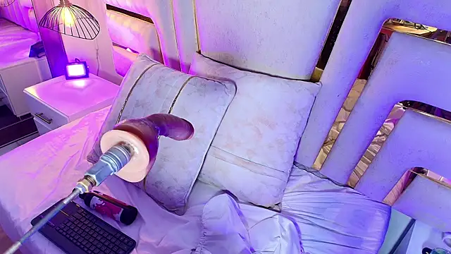 baby_naughty1_ webcam