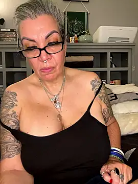 dieseldame1313 webcam