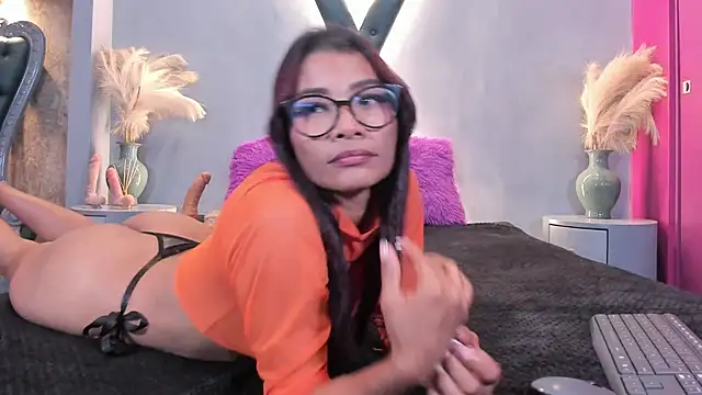 AtheneaBrownn webcam