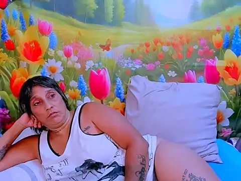 indianroxy webcam
