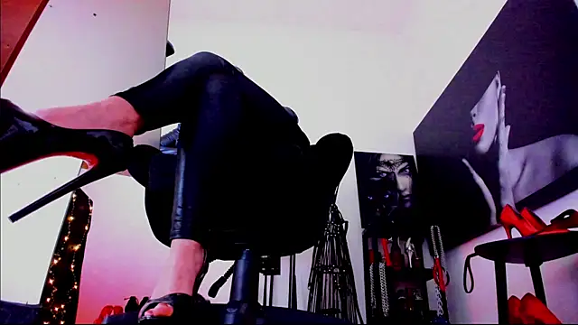 MistressDemisweet webcam