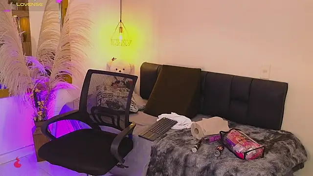 hannah_williams1 - Hannah_williams1's free webcam - UK Sex Cams