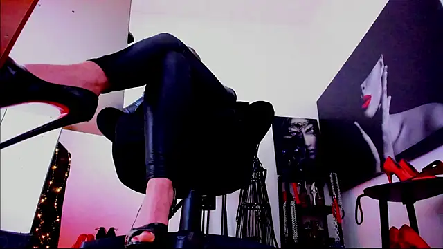 MistressDemisweet webcam