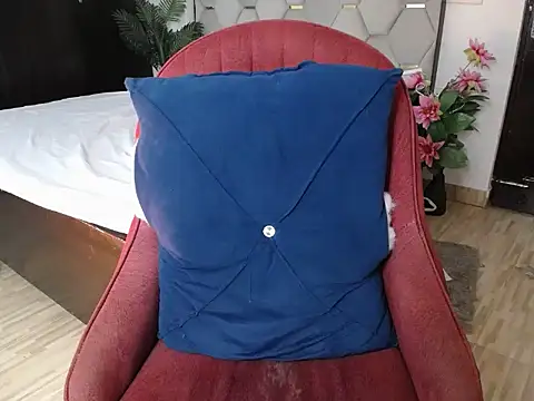 little_princess01 (F teen) - show ass