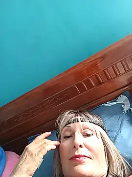 eliza_wendy (Ask my age) - Striptease for my sexy tokens guys only