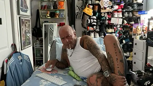 lovetatts64 webcam