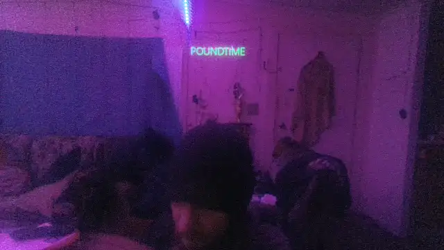 Poundtown1226 webcam