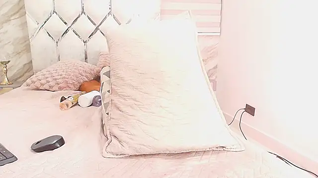 cataleya_ebony_ webcam