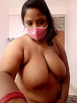 Webcam Model (CUTE-LOVE-SWEETS) is live