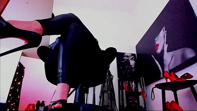 MistressDemisweet webcam