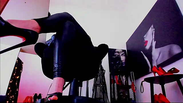 MistressDemisweet webcam
