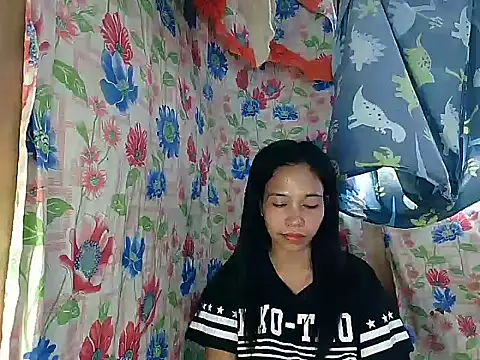 PinaySkinnyGirl webcam