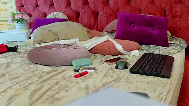 live porn webcam MiaGoldd 