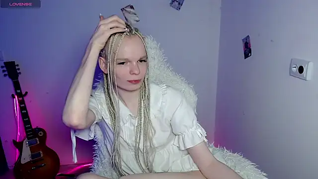 Emily_Nyaffee webcam