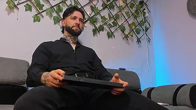 Supreme_Alpha webcam