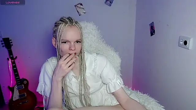 Emily_Nyaffee webcam