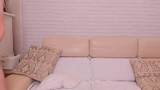 LovelyCaprice webcam