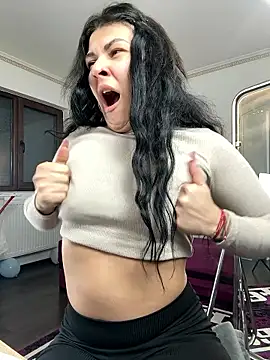 miakiittyy (F young) - squirt,dildo,butplug(lst tip hve my phn)