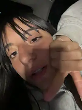 Webcam Model (Mia_fiire) is live