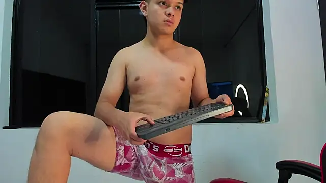nathanbrookhs (M twink) - Hard cock