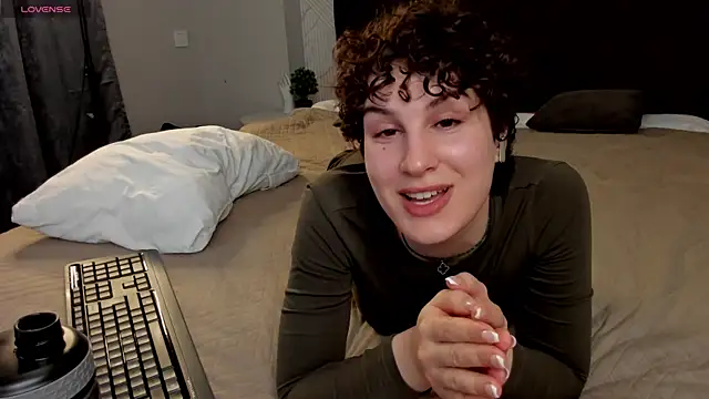 Adeline_Perle webcam