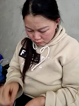 yoowwmr webcam stripchat model stream image