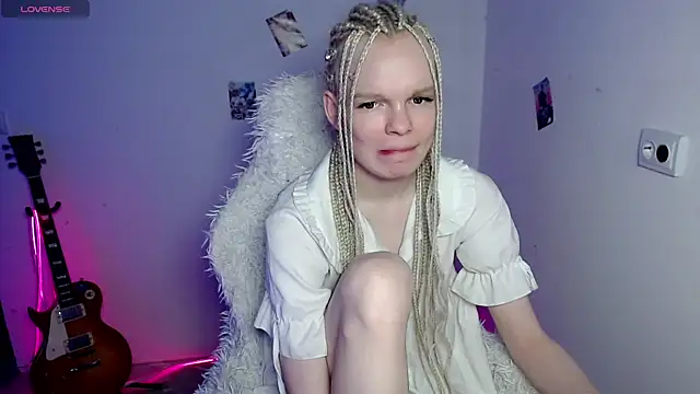 Emily_Nyaffee webcam