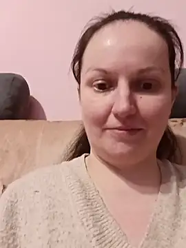 BustyLadyAlma webcam