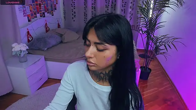 CharimgSabrina webcam