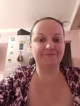 BustyLadyAlma webcam