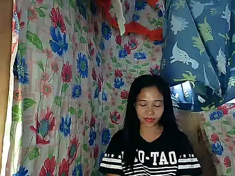 PinaySkinnyGirl webcam