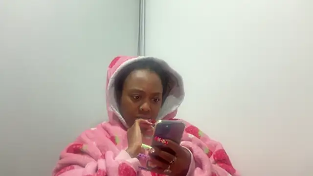 ChocolateCakeQueen webcam