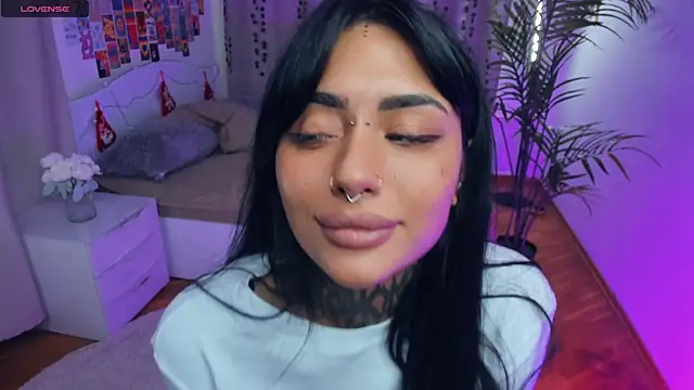 CharimgSabrina webcam