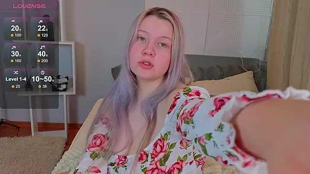 PinkyYoungPie webcam
