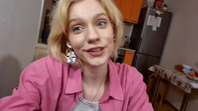 AuraNevera webcam stripchat model stream image